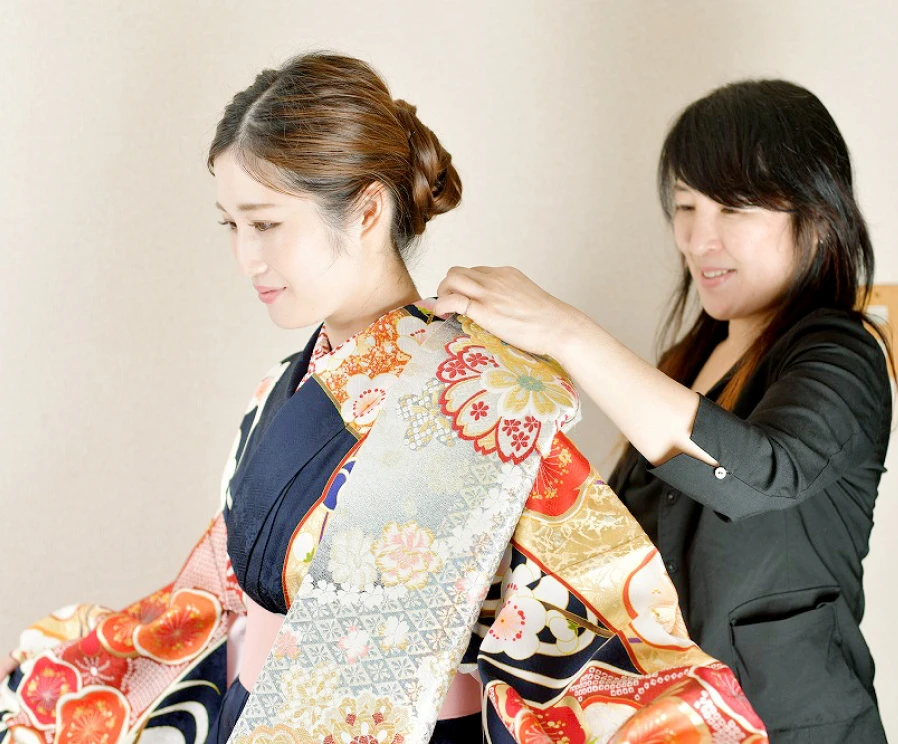 和装の美しさをより引き立てる着付け